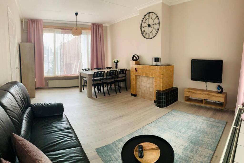 Cosy House In The Heart Of The Center! Apartment Oostburg Exterior foto